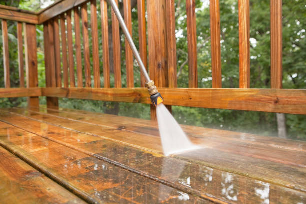 Best Driveway Pressure Washing  in Strathmore, CA